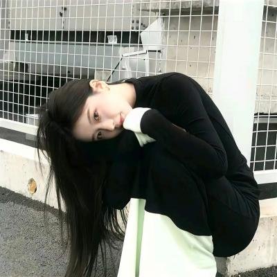 街头实拍：圈内老戏骨与神秘男子同车离开，粉丝集体脱粉
