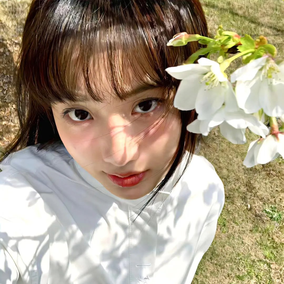 圈内老戏骨机场牵手女助理，后援会发声明，深夜持续发酵